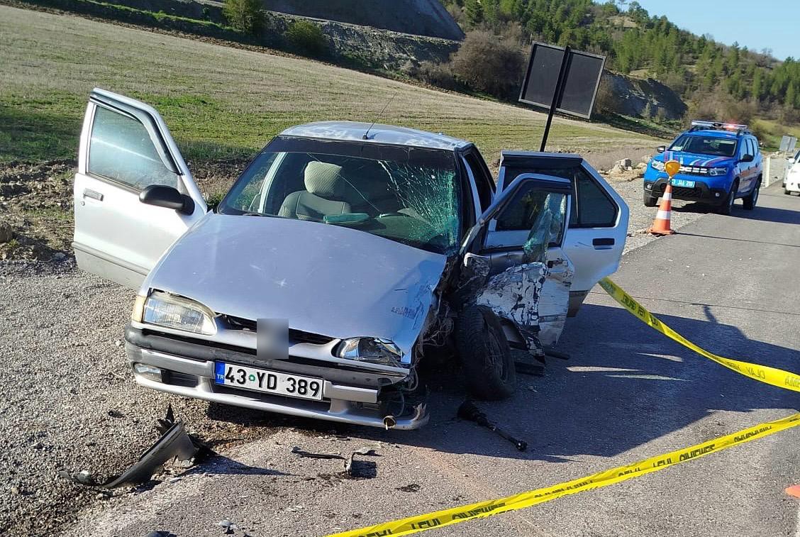 kutahya-domanic-tavsanli-karayolunda-trafik-kazasi-3-yarali