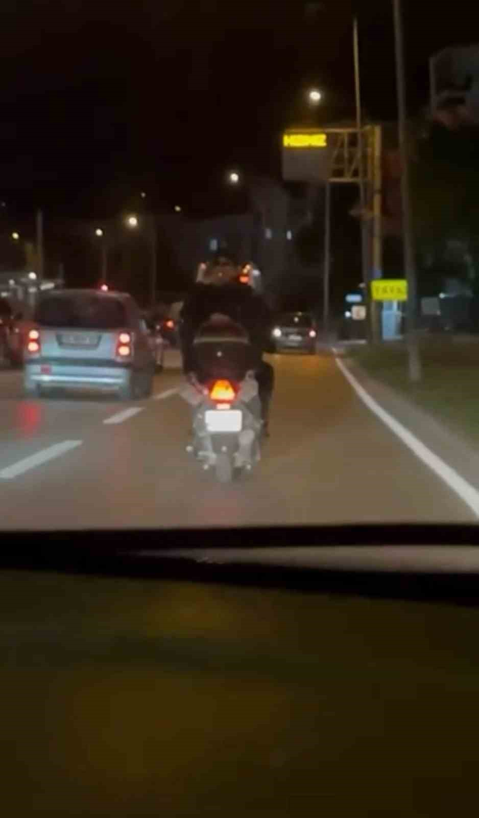 motosiklete-ters-bindi-tehlikeli-anlar-kamerada