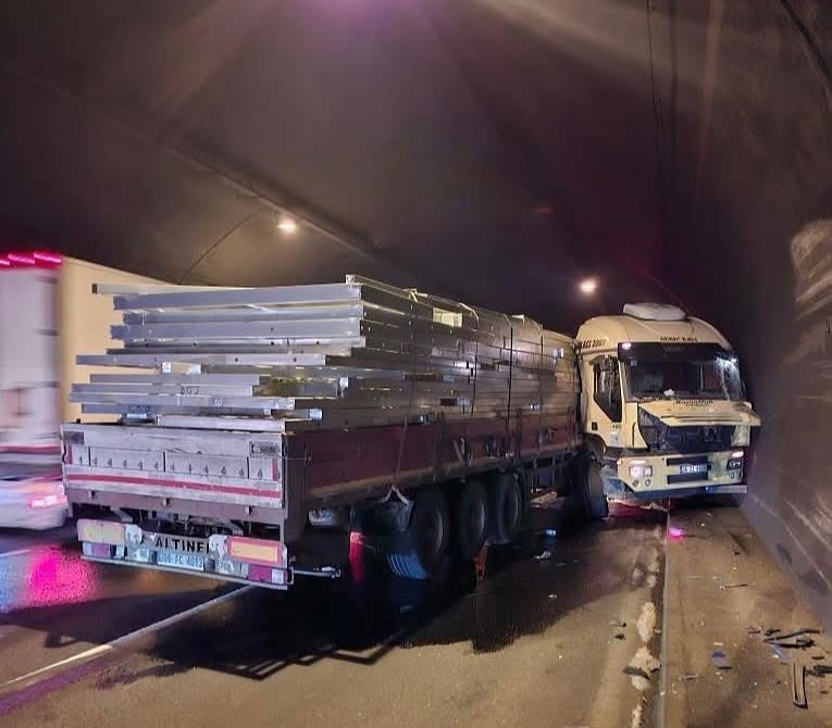osmaniyede-tunelde-trafik-kazasi-1-yarali