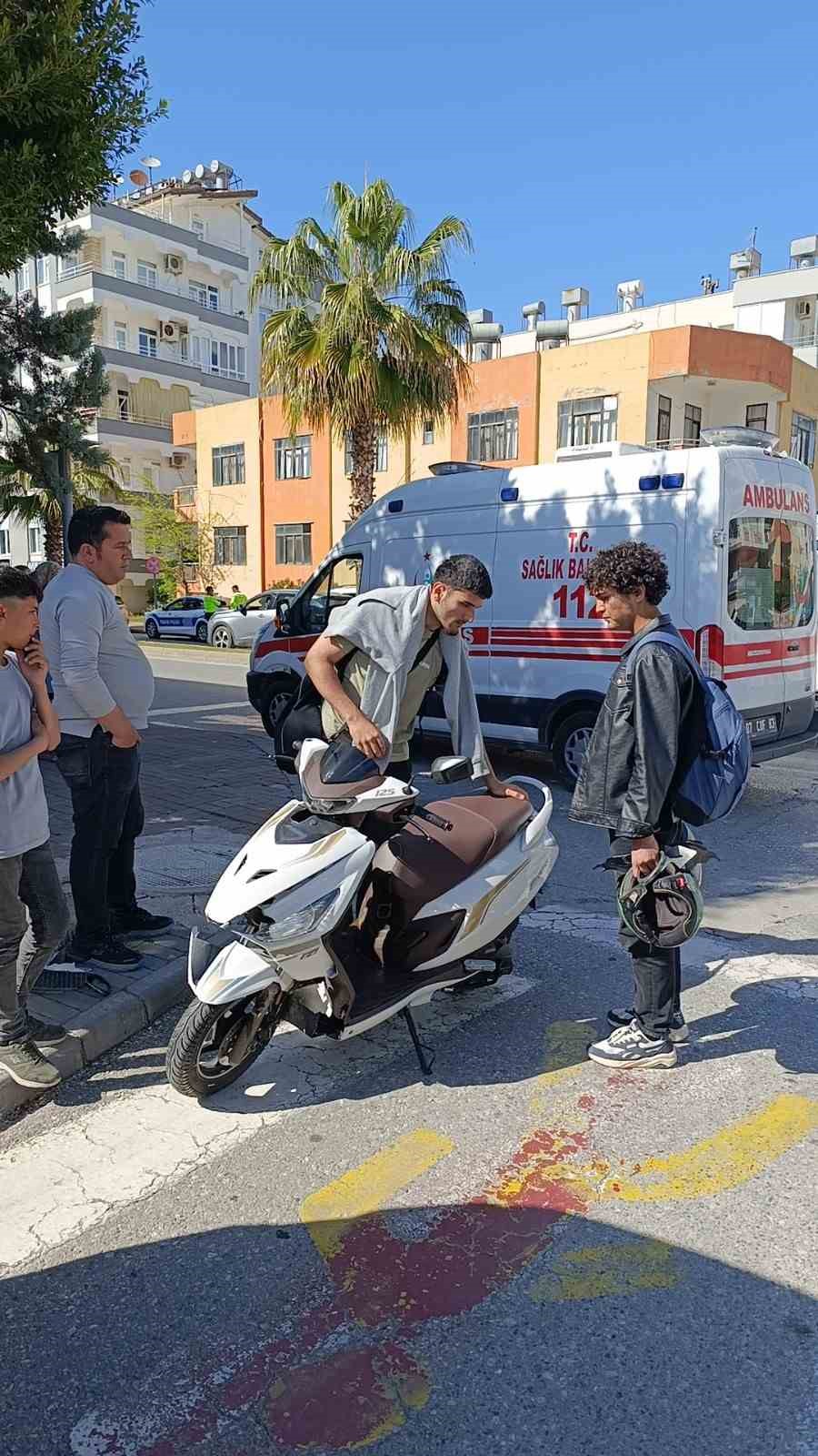 otomobil-ile-carpisan-motosiklet-surucusu-yaralandi