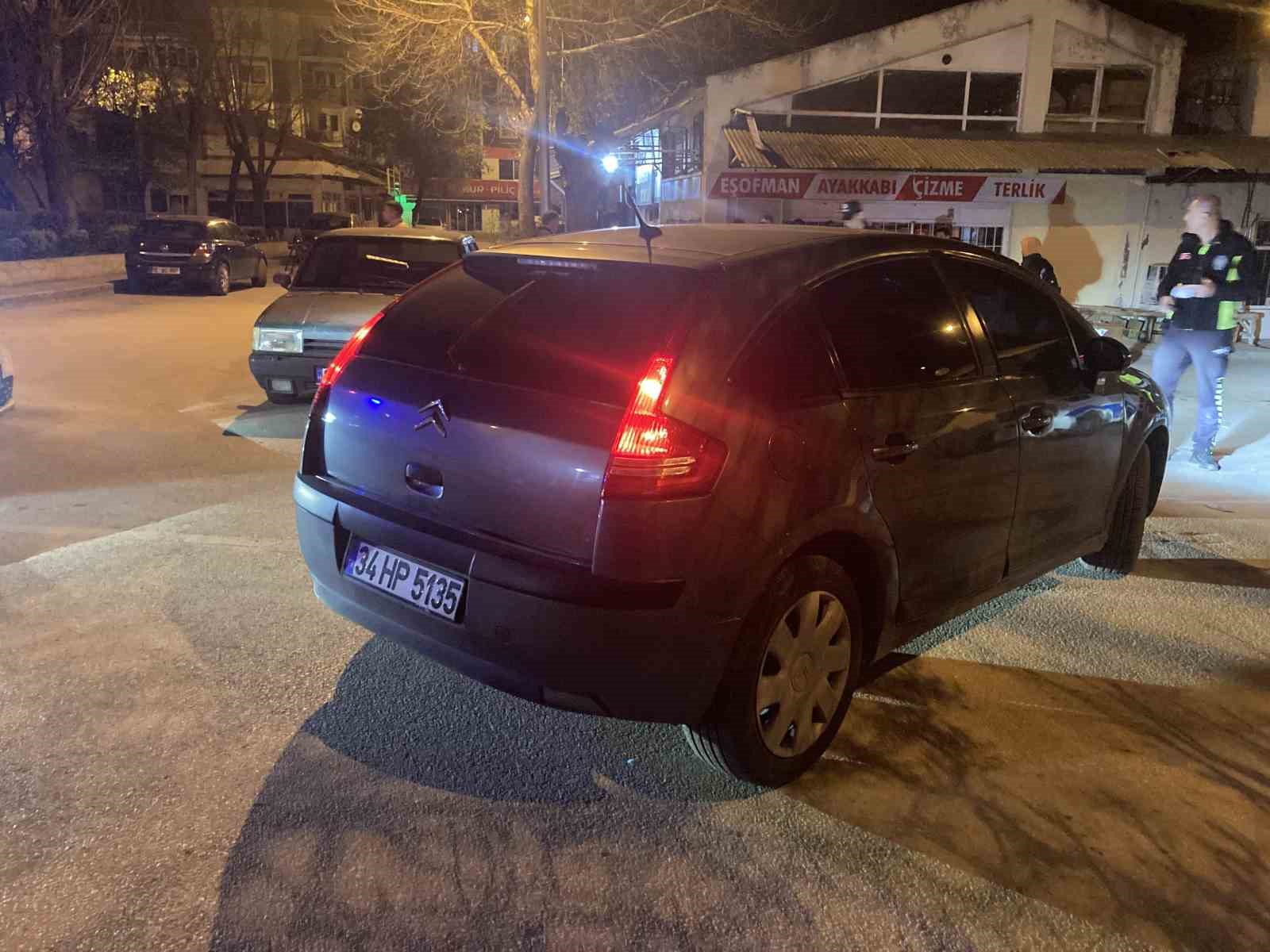 otomobile-carparak-savrulan-motosikletin-surucusu-yaralandi