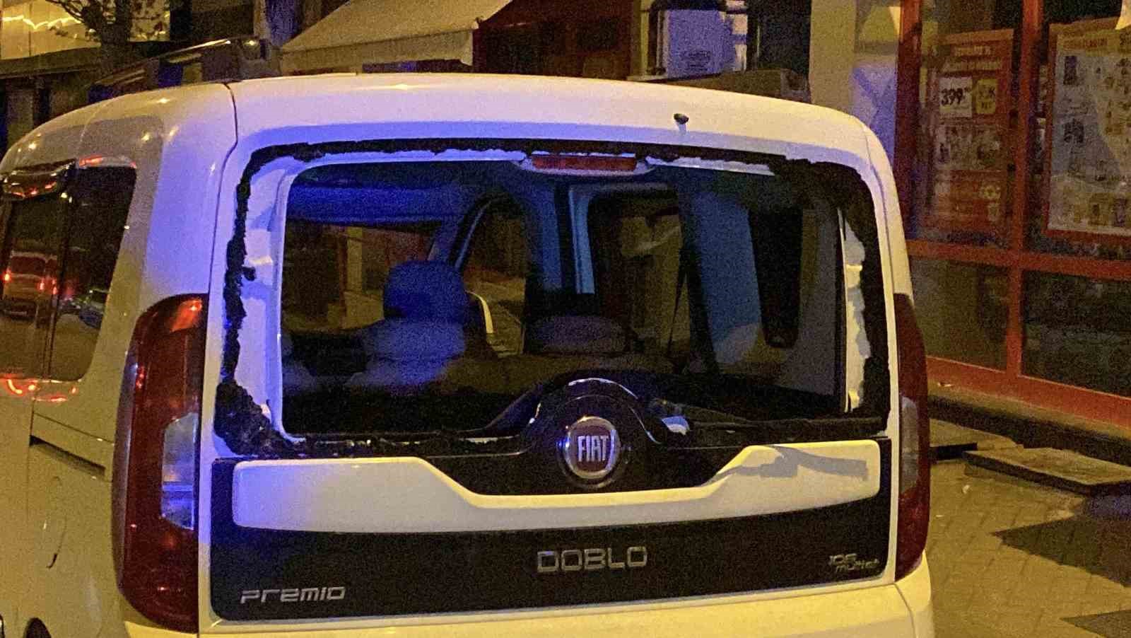 pes-pese-2-araca-carpan-motosikletin-surucusu-agir-yaralandi