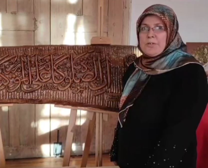 selcuklu-mirasi-motifler-ahsap-ve-bakirda-yeniden-hayat-buluyor