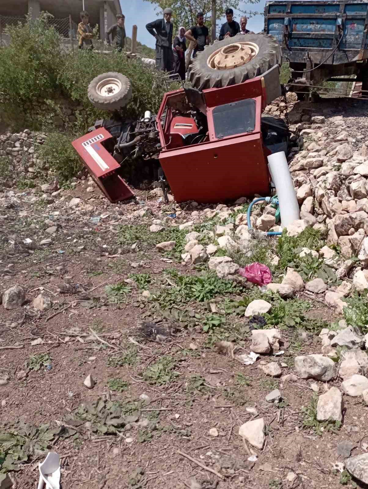 siirtte-traktor-kazasinda-surucu-yaralandi