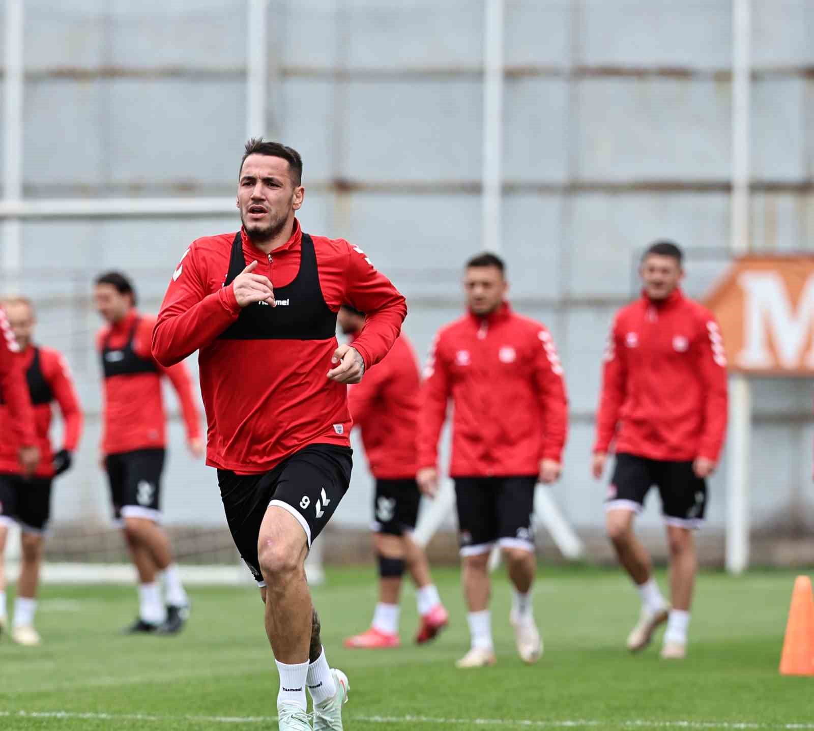 sivasspor-fenerbahce-macinin-hazirliklarini-surdurdu