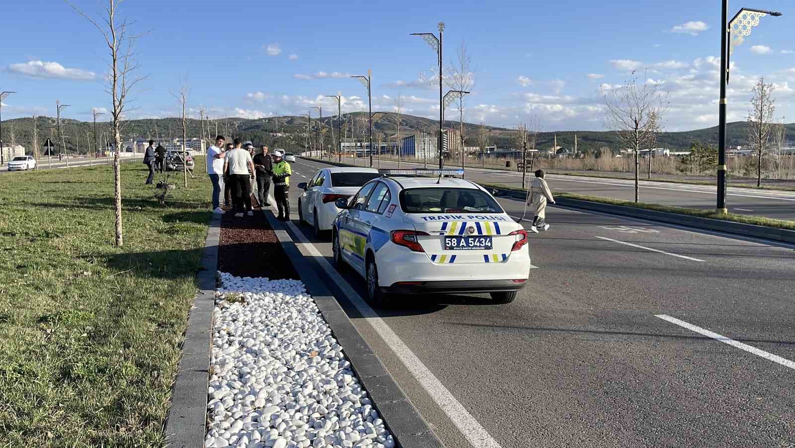 sivasta-trafik-kazasi-4-yarali