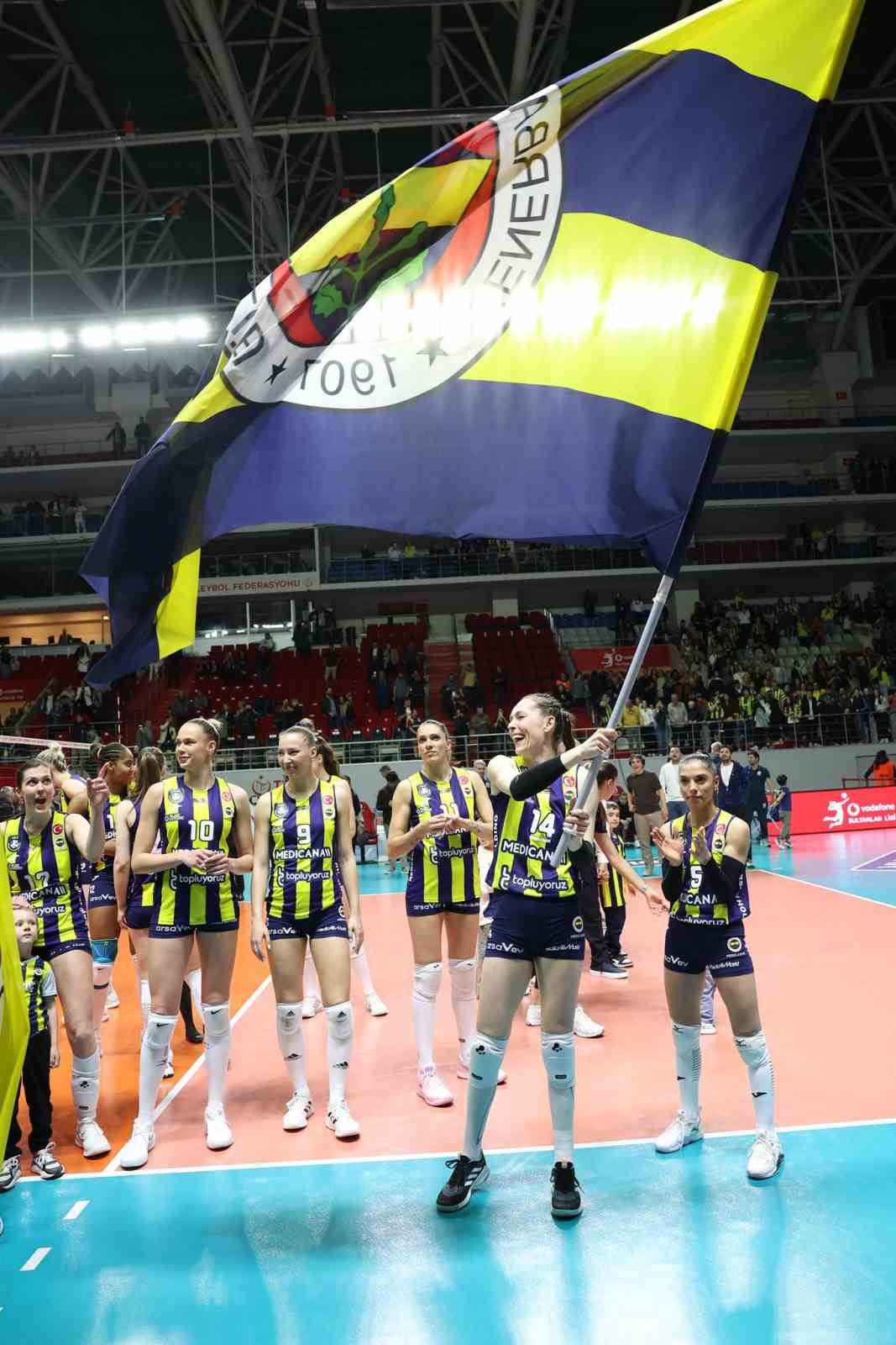 sultanlar-liginde-ikinci-finalist-fenerbahce