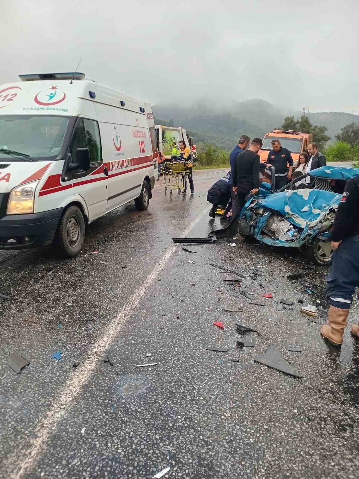 tira-carpan-fiat-tofas-otomobil-kagit-gibi-ezildi