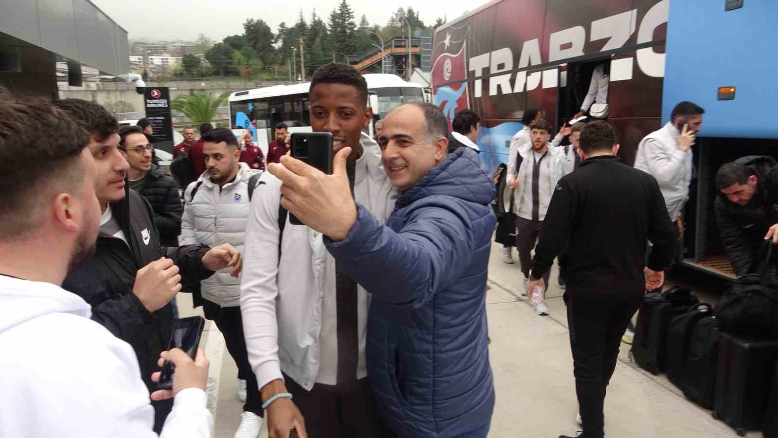 trabzonspor-fenerbahce-maci-icin-istanbula-gitti