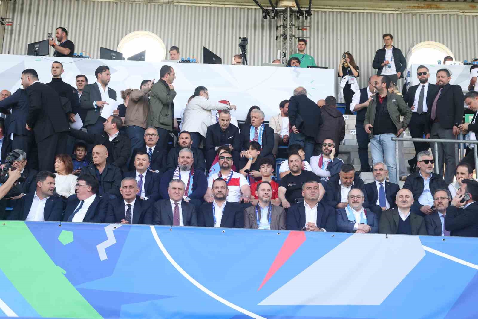 trabzonspor-u19-uefa-genclik-ligi-finalinde-barcelonaya-kaybetti