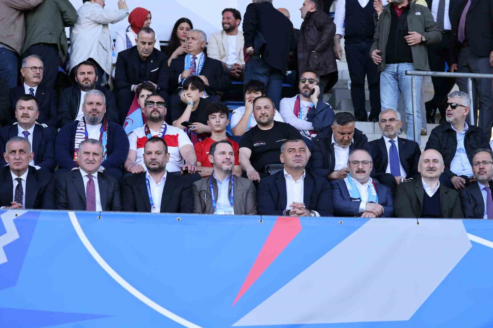 trabzonspor-u19-uefa-genclik-ligi-finalinde-barcelonaya-kaybetti