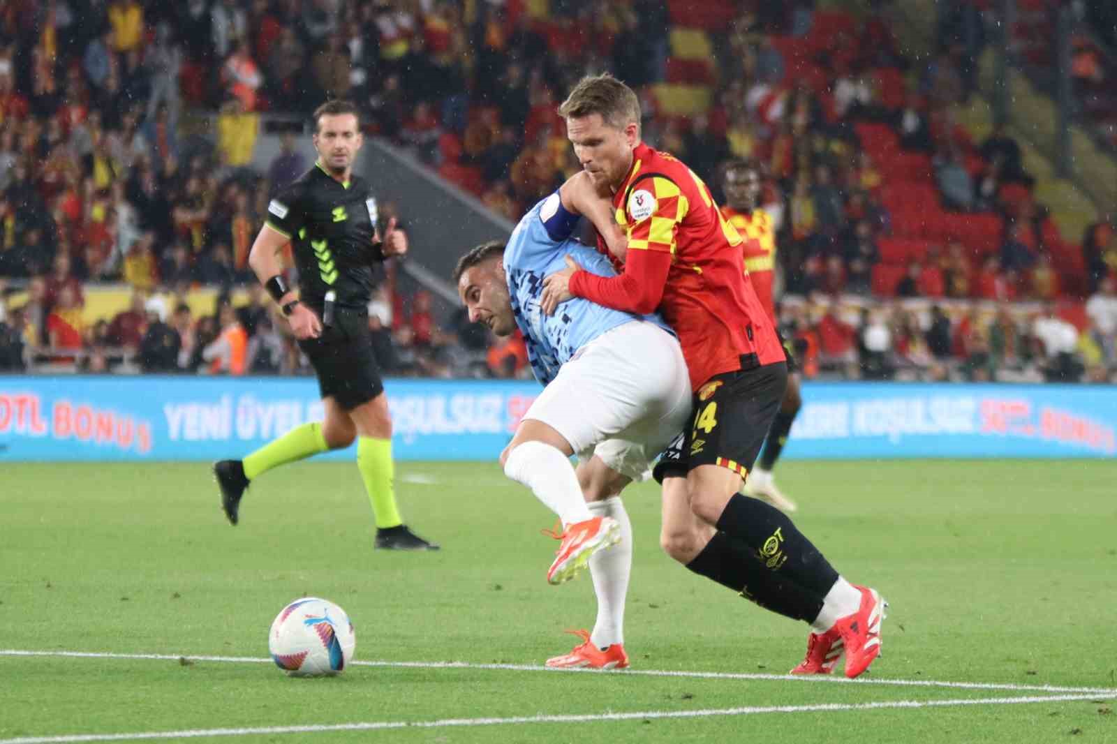 trendyol-super-lig-goztepe-4-basaksehir-1-mac-sonucu