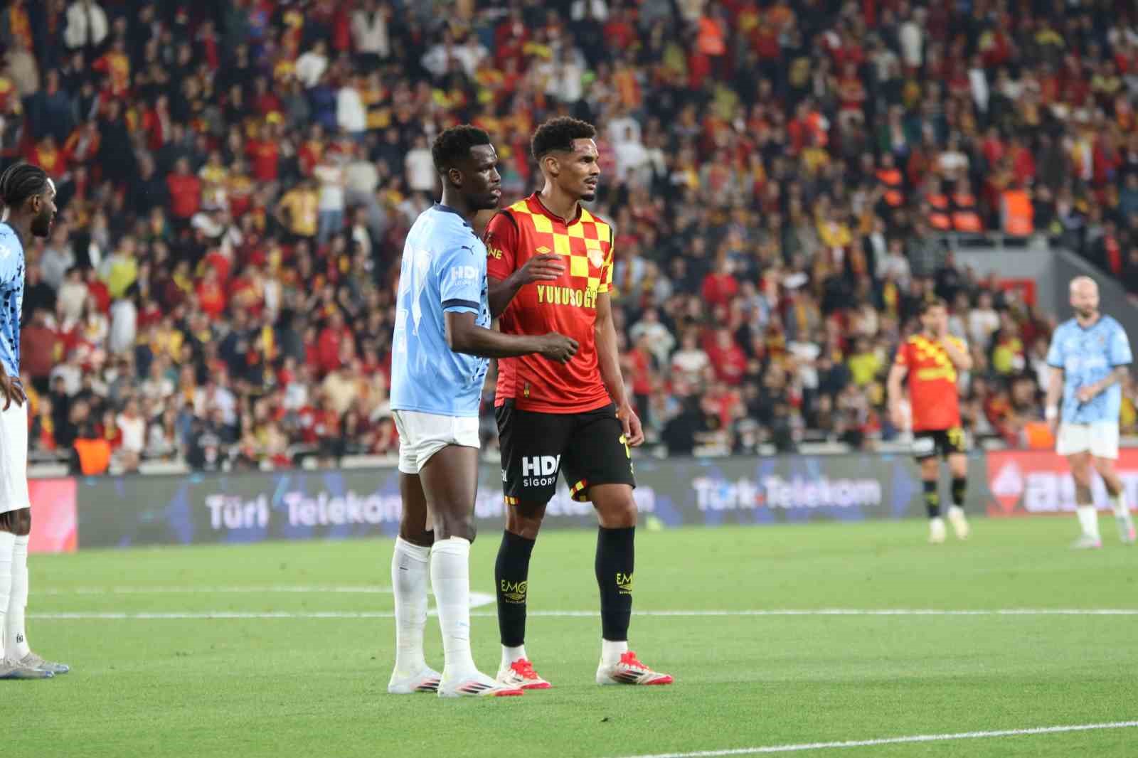 trendyol-super-lig-goztepe-4-basaksehir-1-mac-sonucu