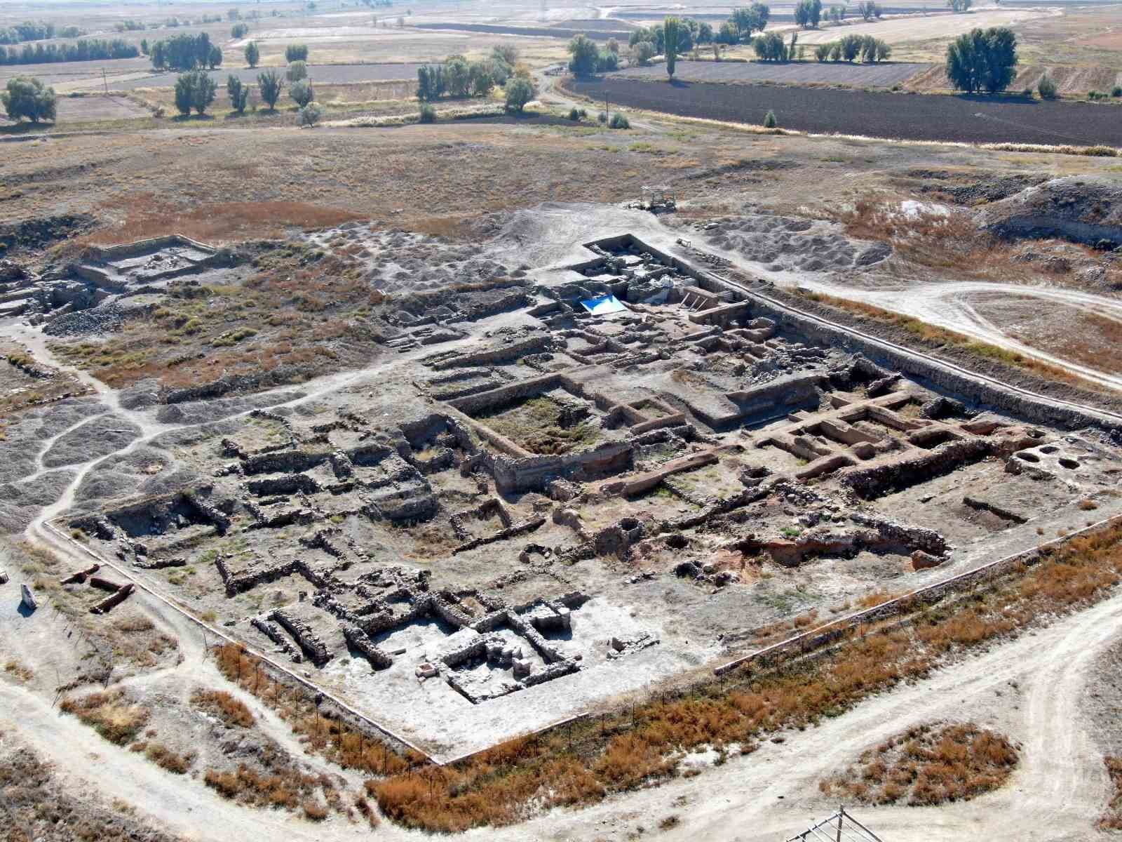 turkcedeki-bazi-kelimeler-4-bin-500-yil-oncesinden-geliyor