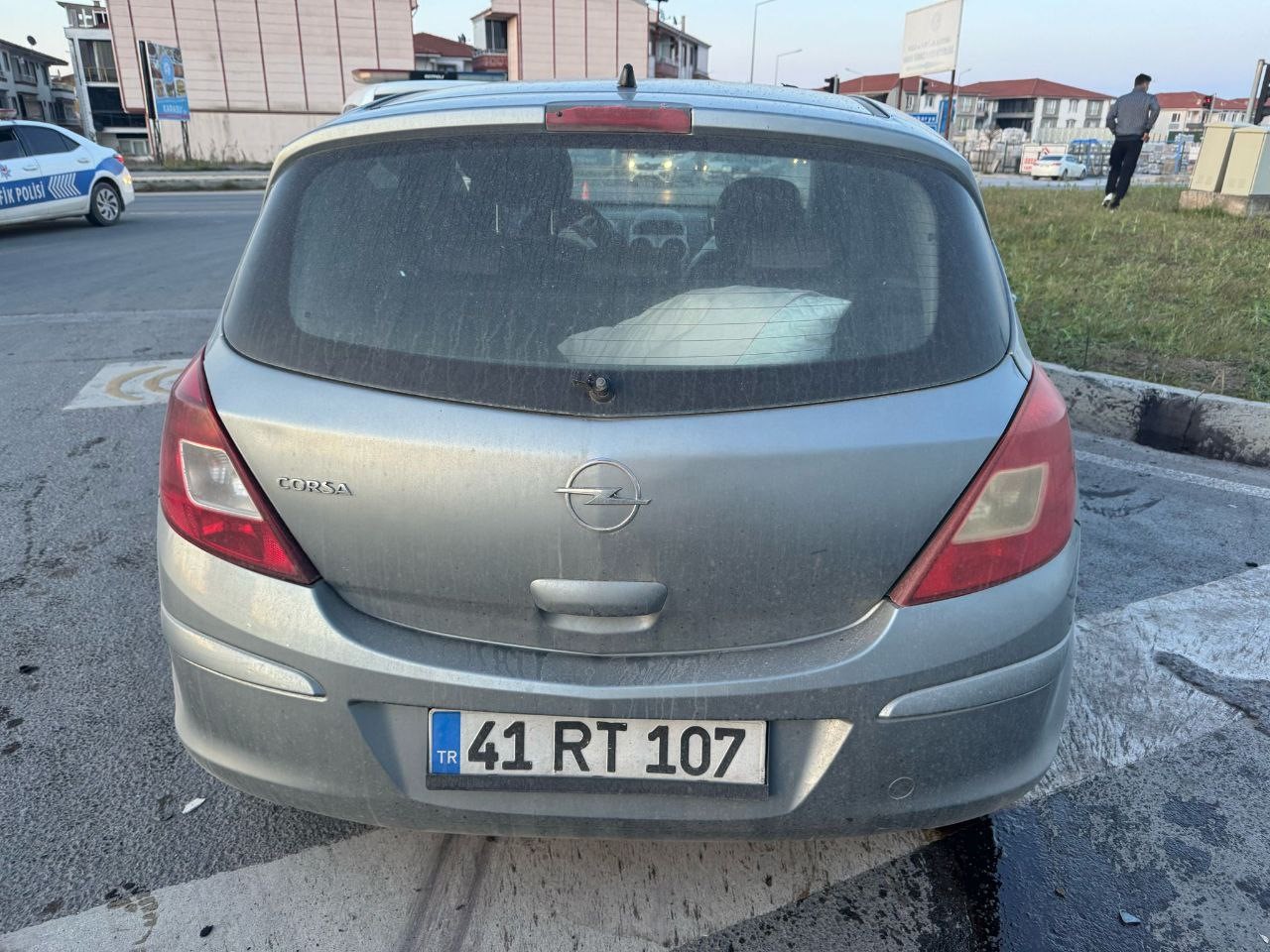 yangin-ihbarina-giden-itfaiye-araci-otomobil-ile-carpisti-2-yarali