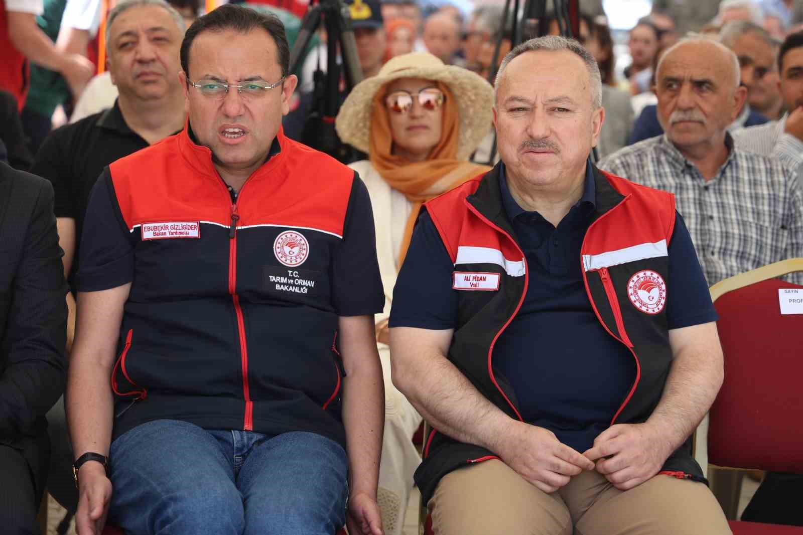 12-bin-500-dekar-alan-ekime-acildi