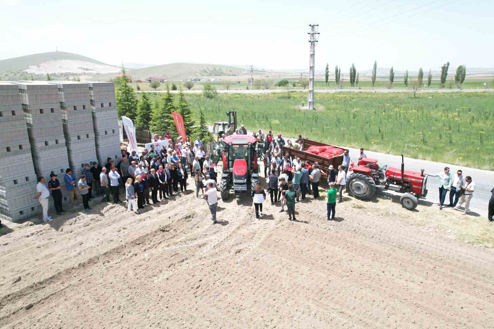 12-bin-500-dekar-alan-ekime-acildi