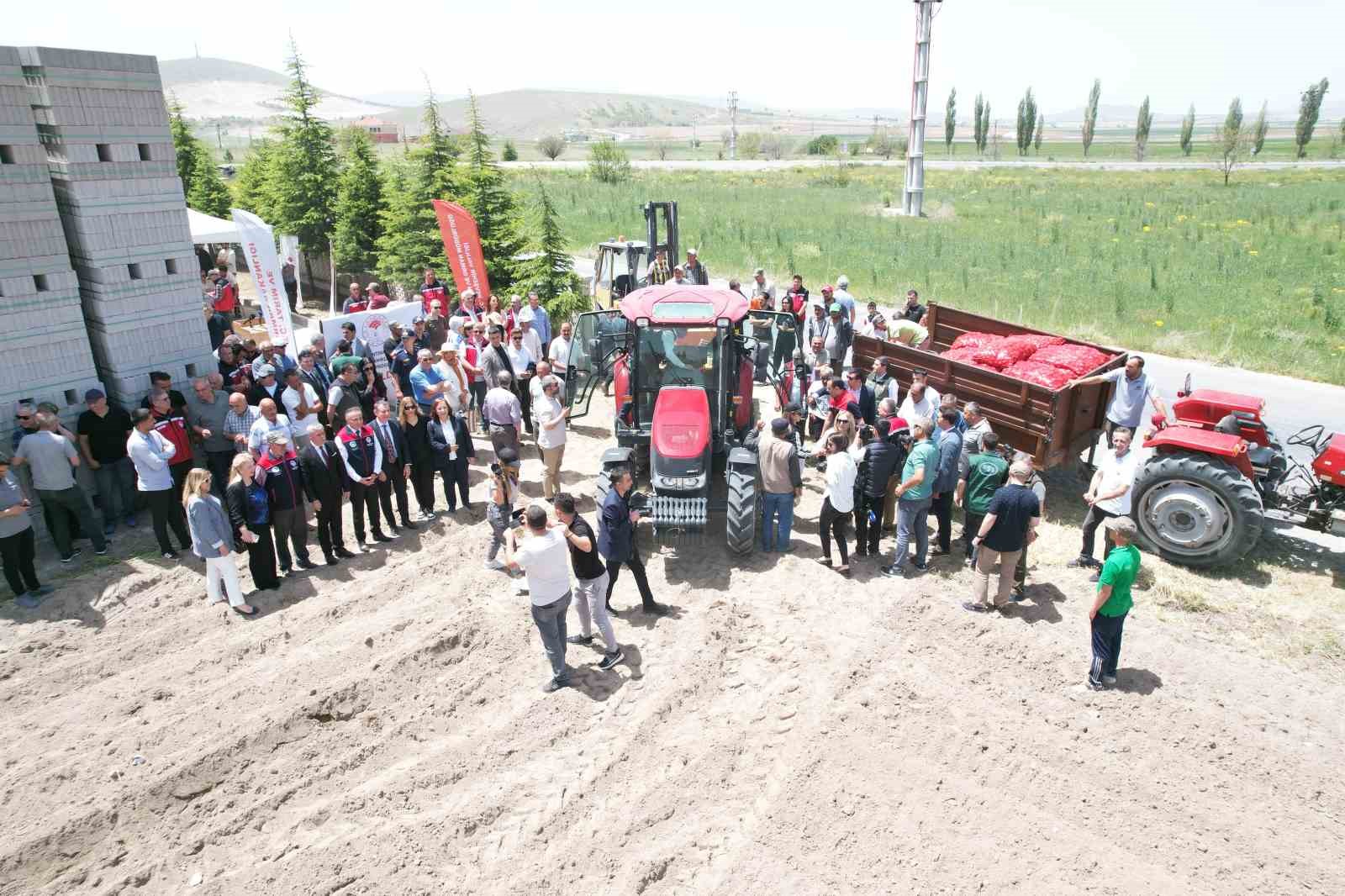 12-bin-500-dekar-alan-ekime-acildi
