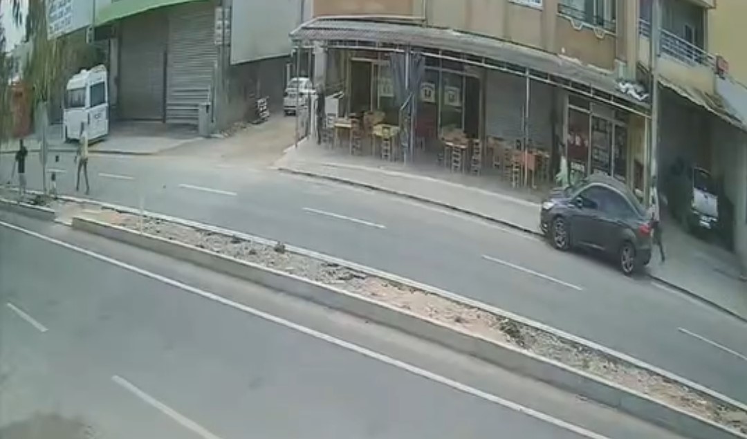 adanada-trafik-kazasinda-inanilmaz-kurtulus