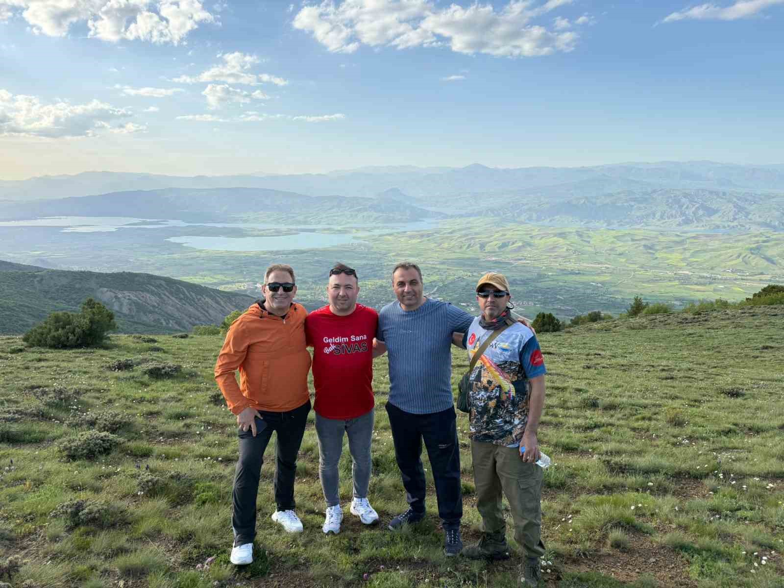 akincilarda-yamac-parasutu-ucuslari-basladi