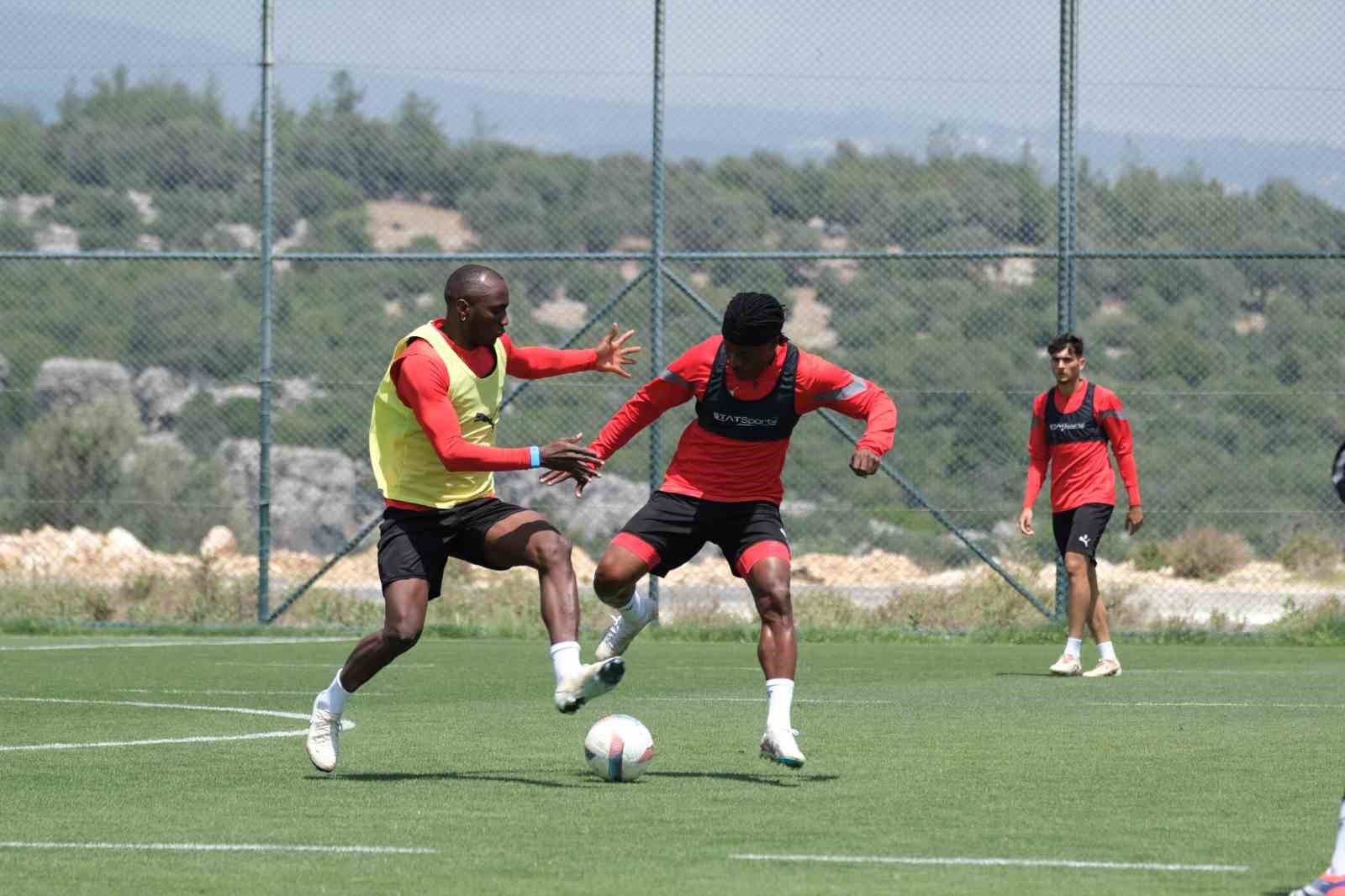 atakas-hatayspor-basaksehir-macinin-hazirliklarina-devam-etti