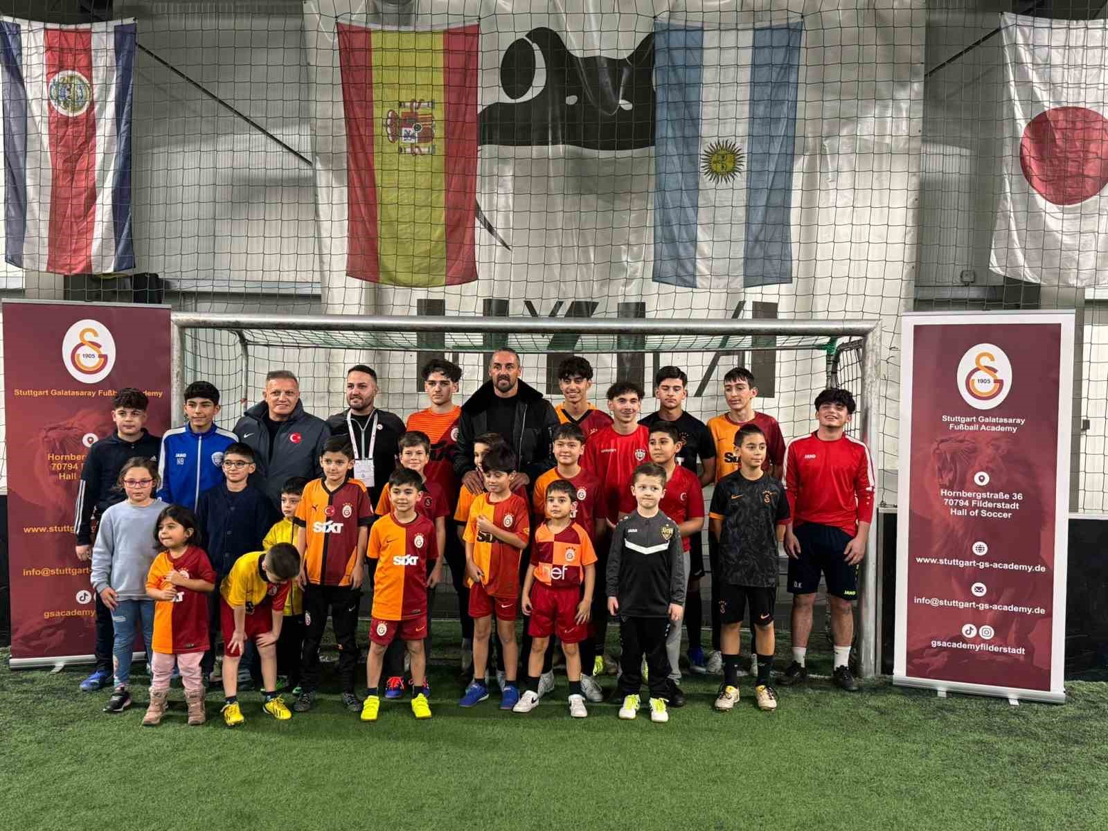 berlinde-galatasaray-futbol-okulu-coskusu