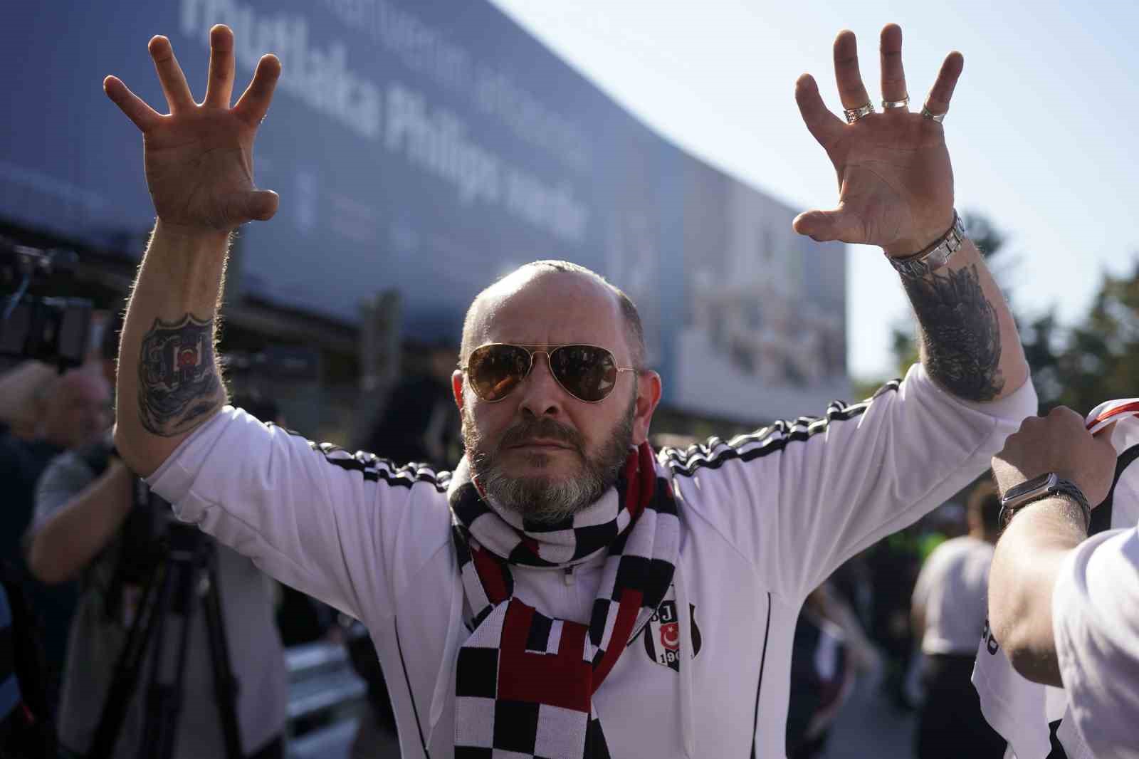 besiktas-taraftari-stada-geldi