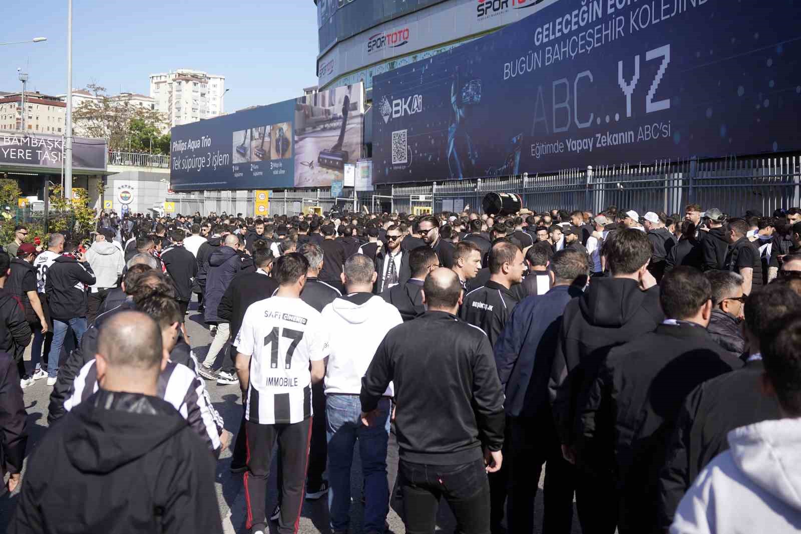 besiktas-taraftari-stada-geldi