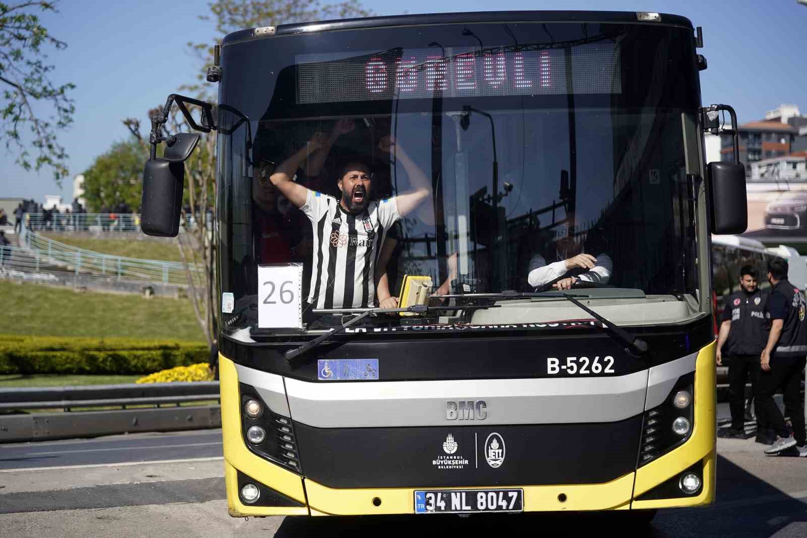 besiktas-taraftari-stada-geldi