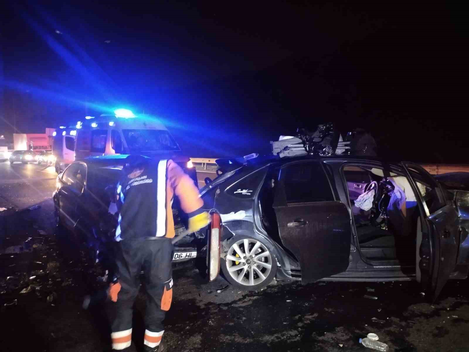 beykozda-5-aracli-zincirleme-trafik-kazasi-7-yarali