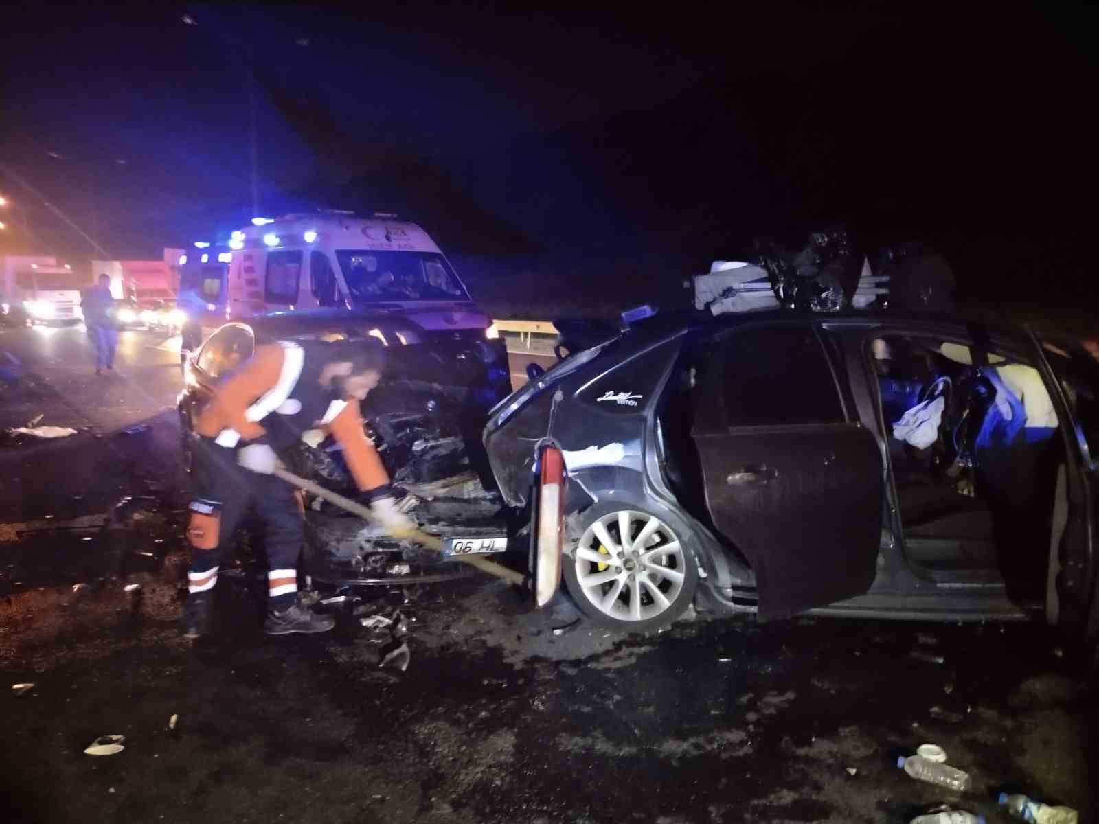 beykozda-5-aracli-zincirleme-trafik-kazasi-7-yarali