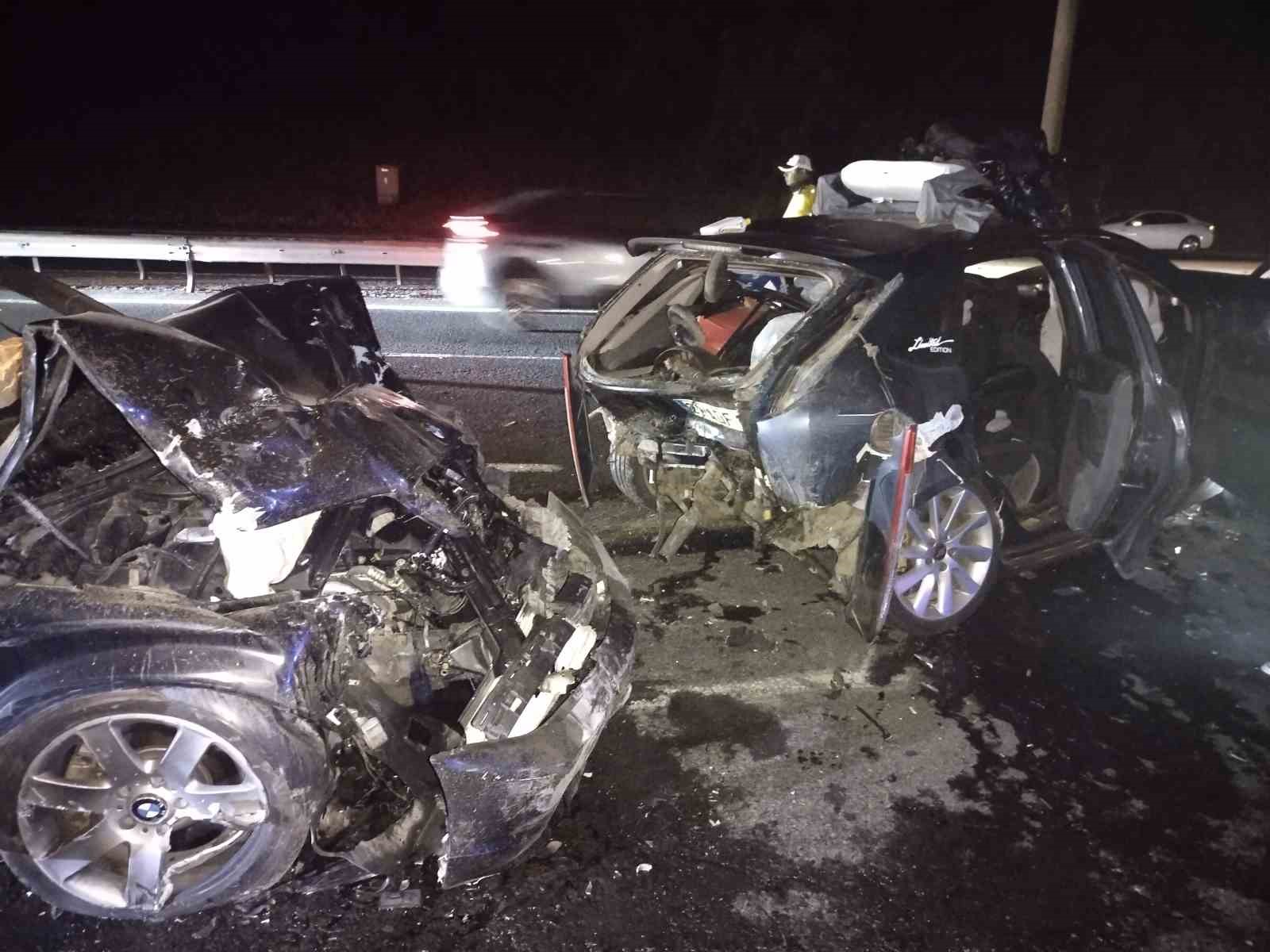 beykozda-5-aracli-zincirleme-trafik-kazasi-7-yarali