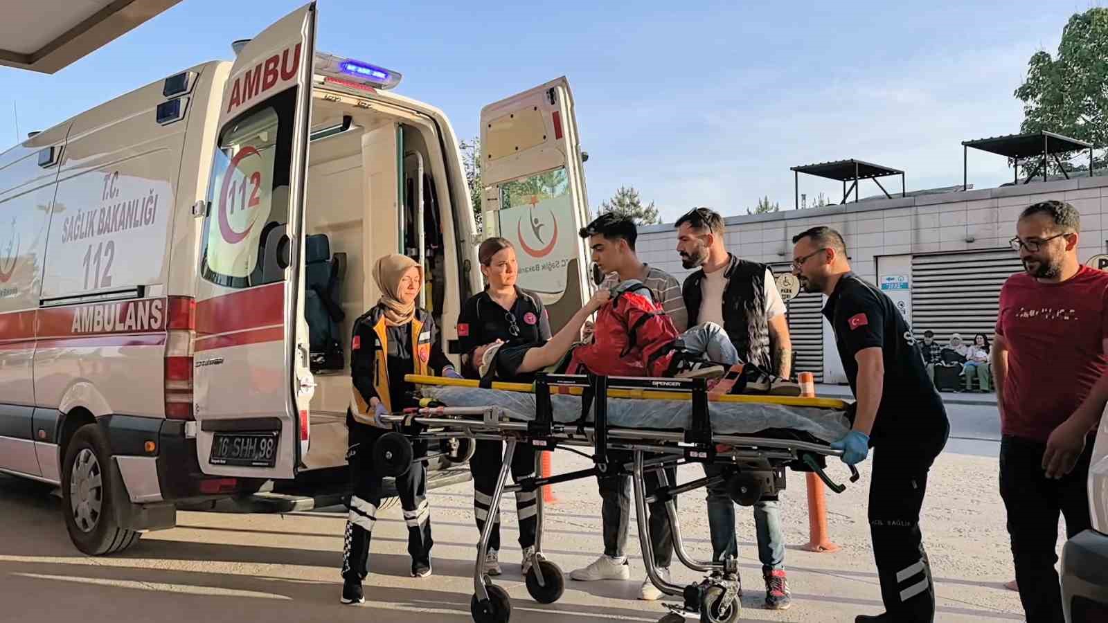 bursada-kontrolden-cikti-sarampole-yuvarlandi-5-yarali