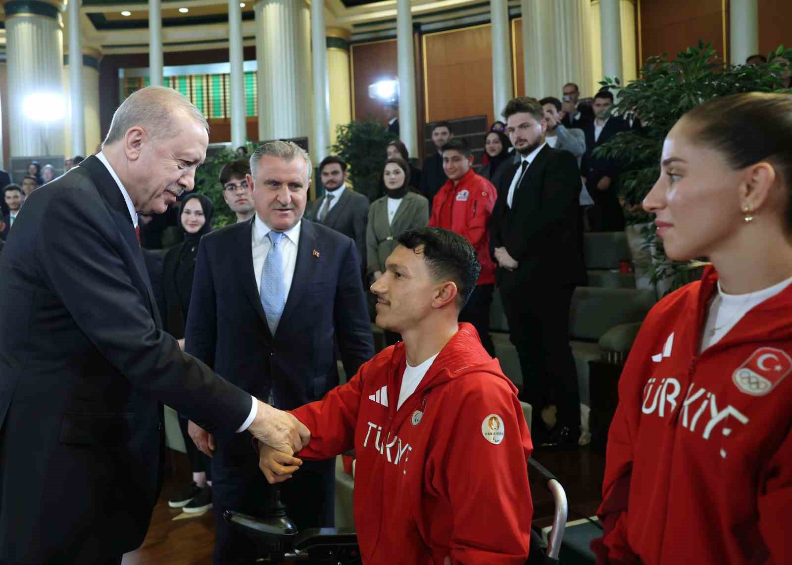cumhurbaskani-erdogan-terorsuz-turkiye-kavsagini-insallah-suhuletle-dondukten-sonra-turkiye-yuzyili-menziline-cok-daha-hizli-ulasacagiz