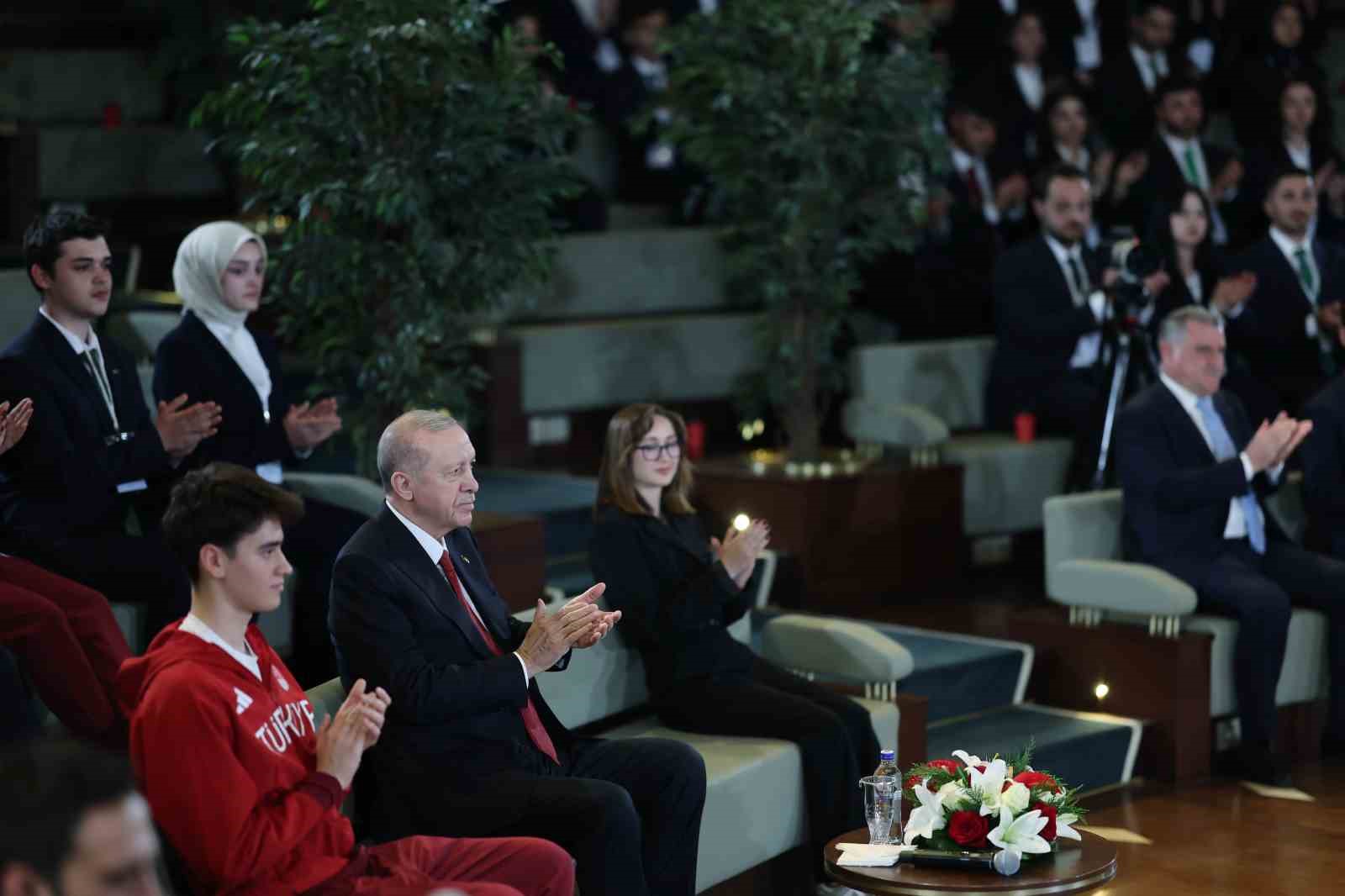 cumhurbaskani-erdogan-terorsuz-turkiye-kavsagini-insallah-suhuletle-dondukten-sonra-turkiye-yuzyili-menziline-cok-daha-hizli-ulasacagiz