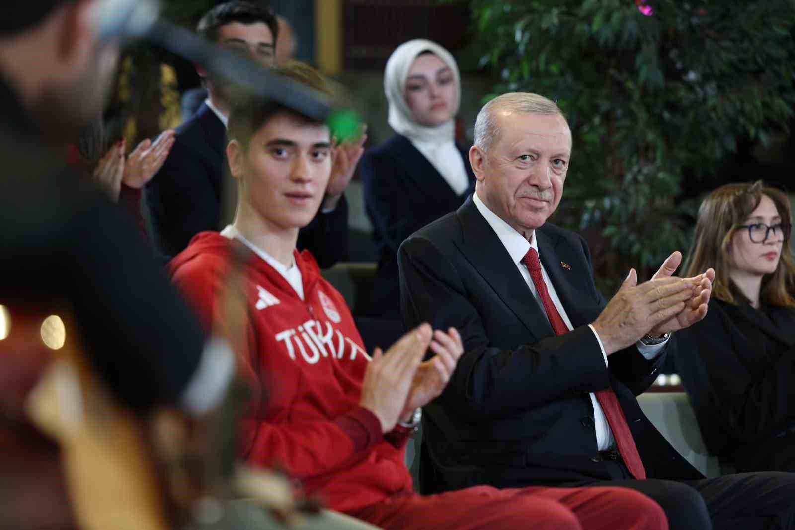 cumhurbaskani-erdogan-terorsuz-turkiye-kavsagini-insallah-suhuletle-dondukten-sonra-turkiye-yuzyili-menziline-cok-daha-hizli-ulasacagiz