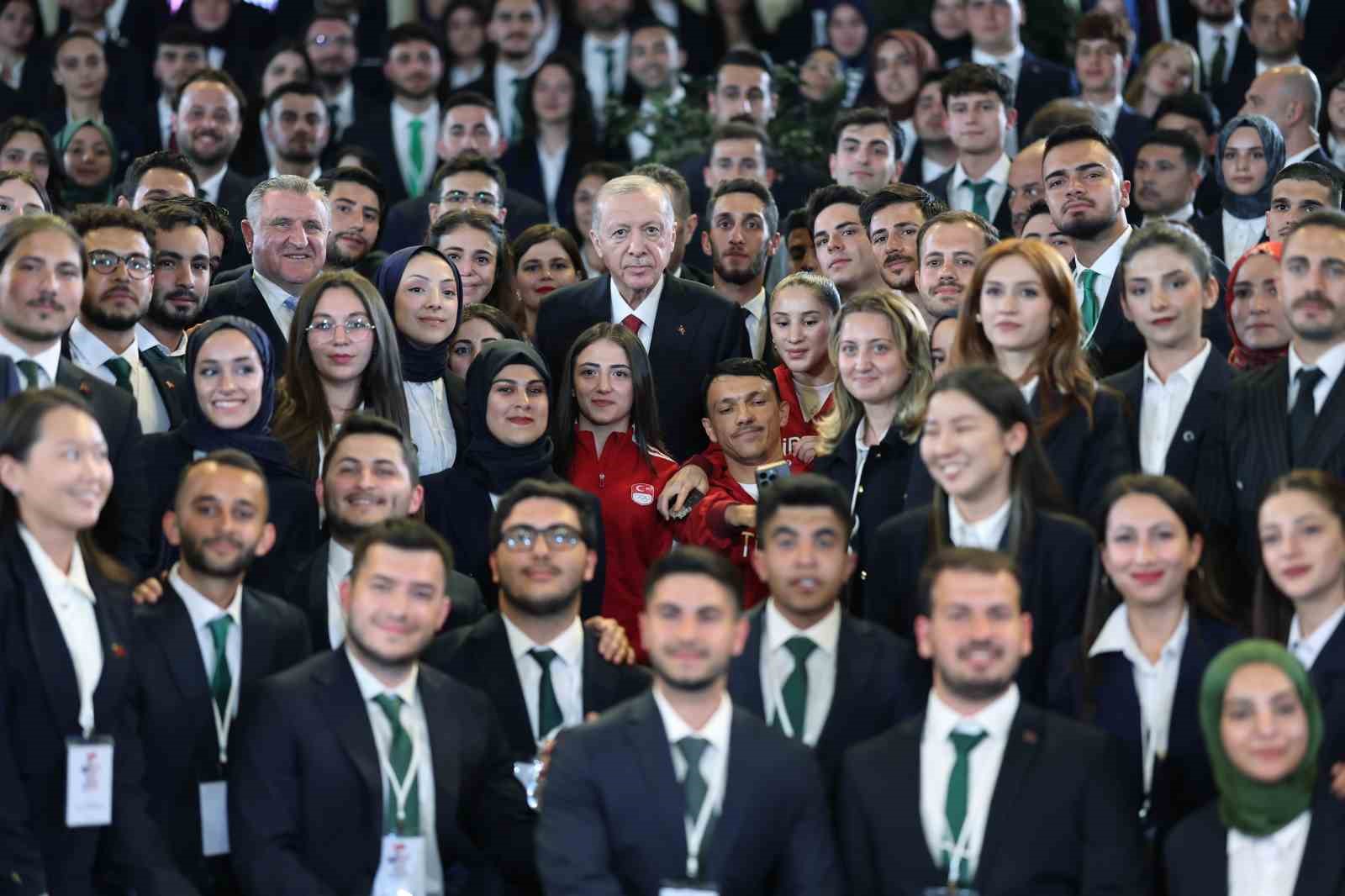 cumhurbaskani-erdogan-terorsuz-turkiye-kavsagini-insallah-suhuletle-dondukten-sonra-turkiye-yuzyili-menziline-cok-daha-hizli-ulasacagiz