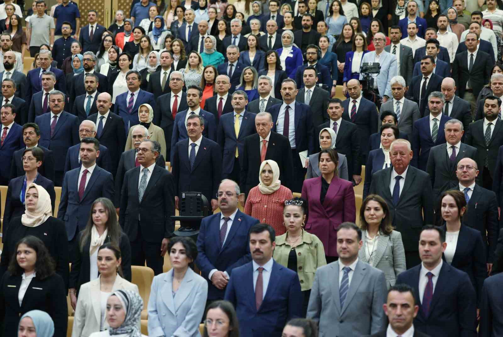 cumhurbaskani-erdogan-yetkisini-kotuye-kullananin-gozunun-yasina-bakmadik-bakmayiz