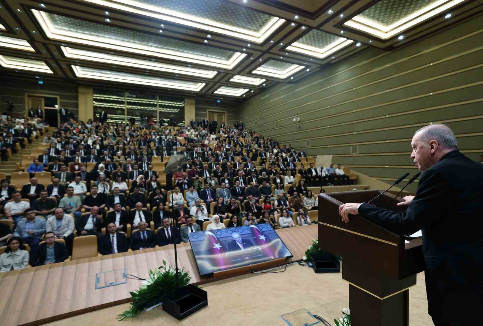 cumhurbaskani-erdogan-yetkisini-kotuye-kullananin-gozunun-yasina-bakmadik-bakmayiz