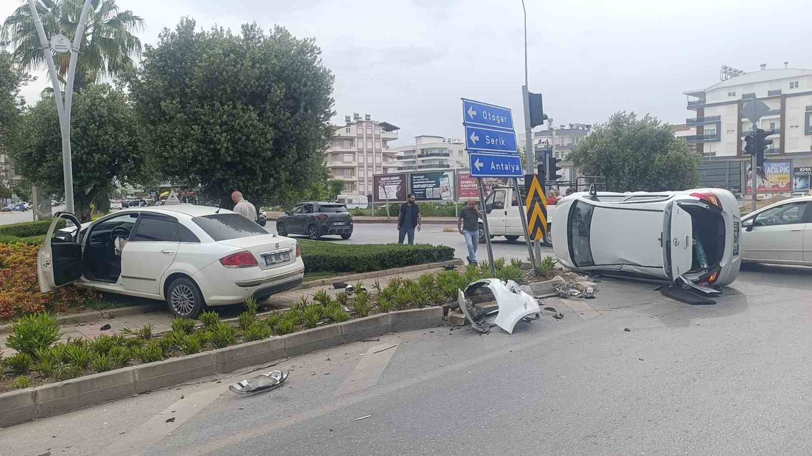 devrilen-aractan-yara-almadan-ciktilar