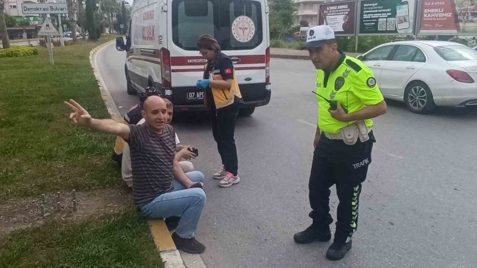 devrilen-aractan-yara-almadan-ciktilar