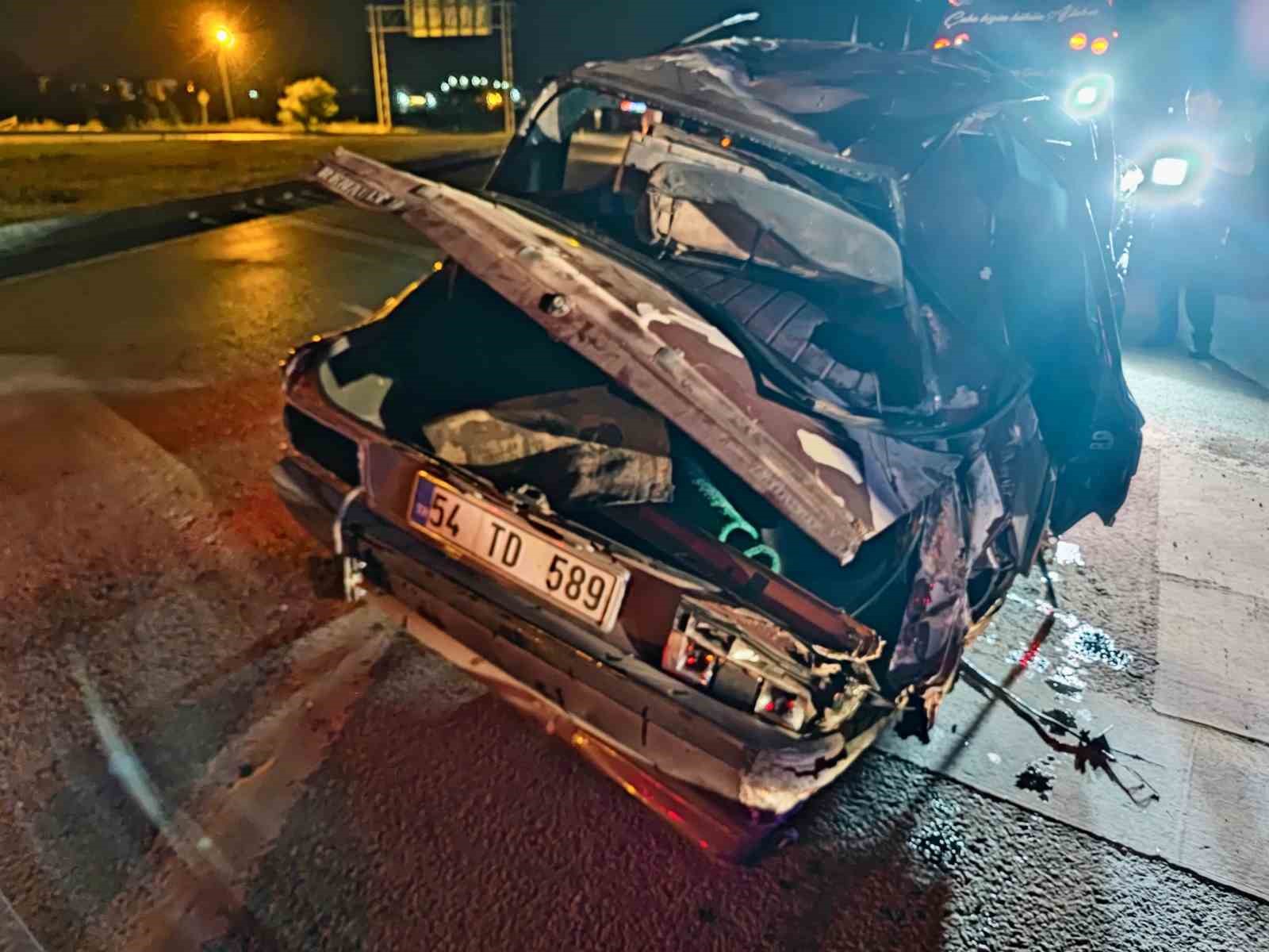 duble-yolda-refuje-carpan-otomobil-takla-atarak-hurdaya-dondu-1-yarali