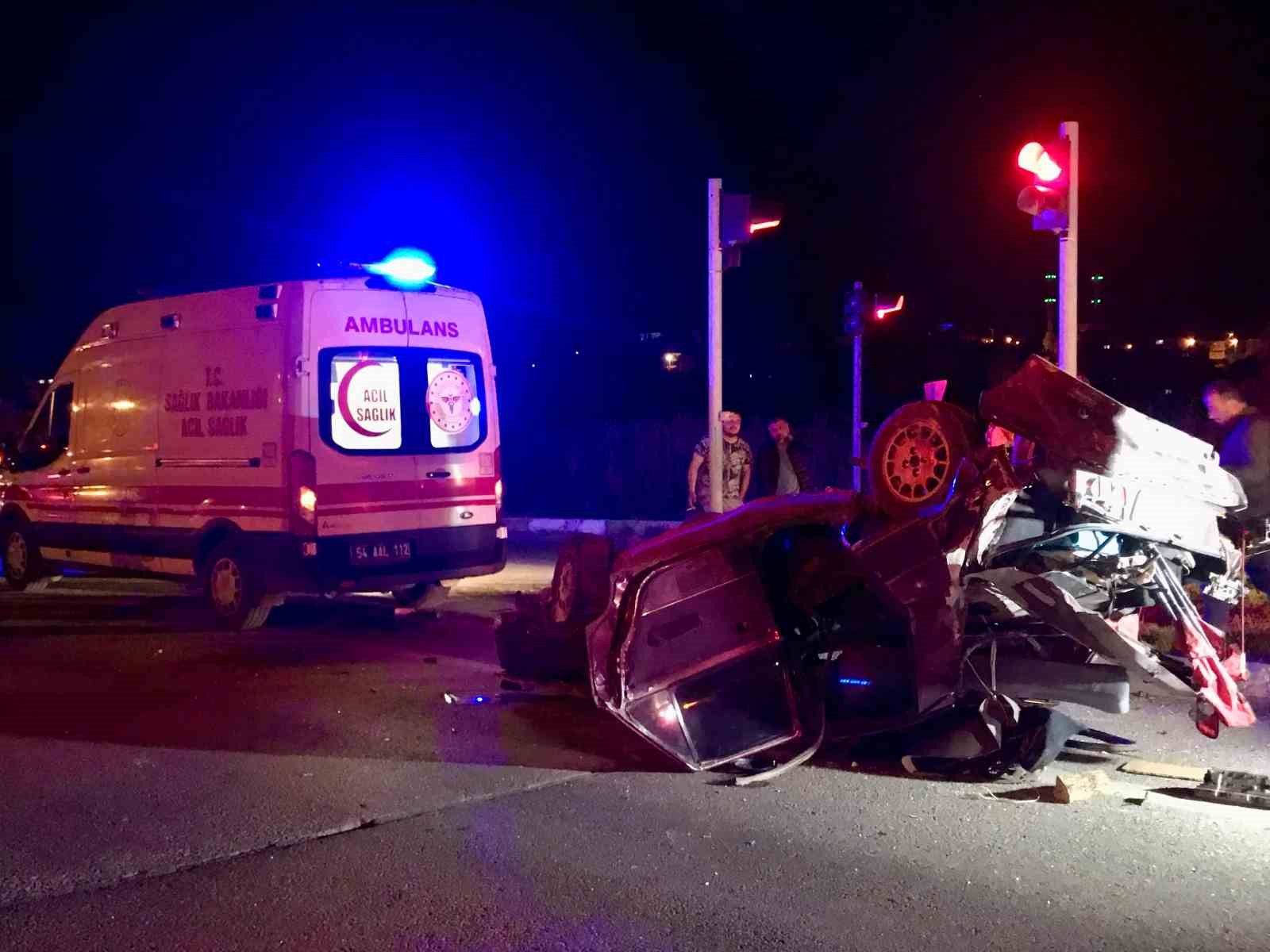 duble-yolda-refuje-carpan-otomobil-takla-atarak-hurdaya-dondu-1-yarali