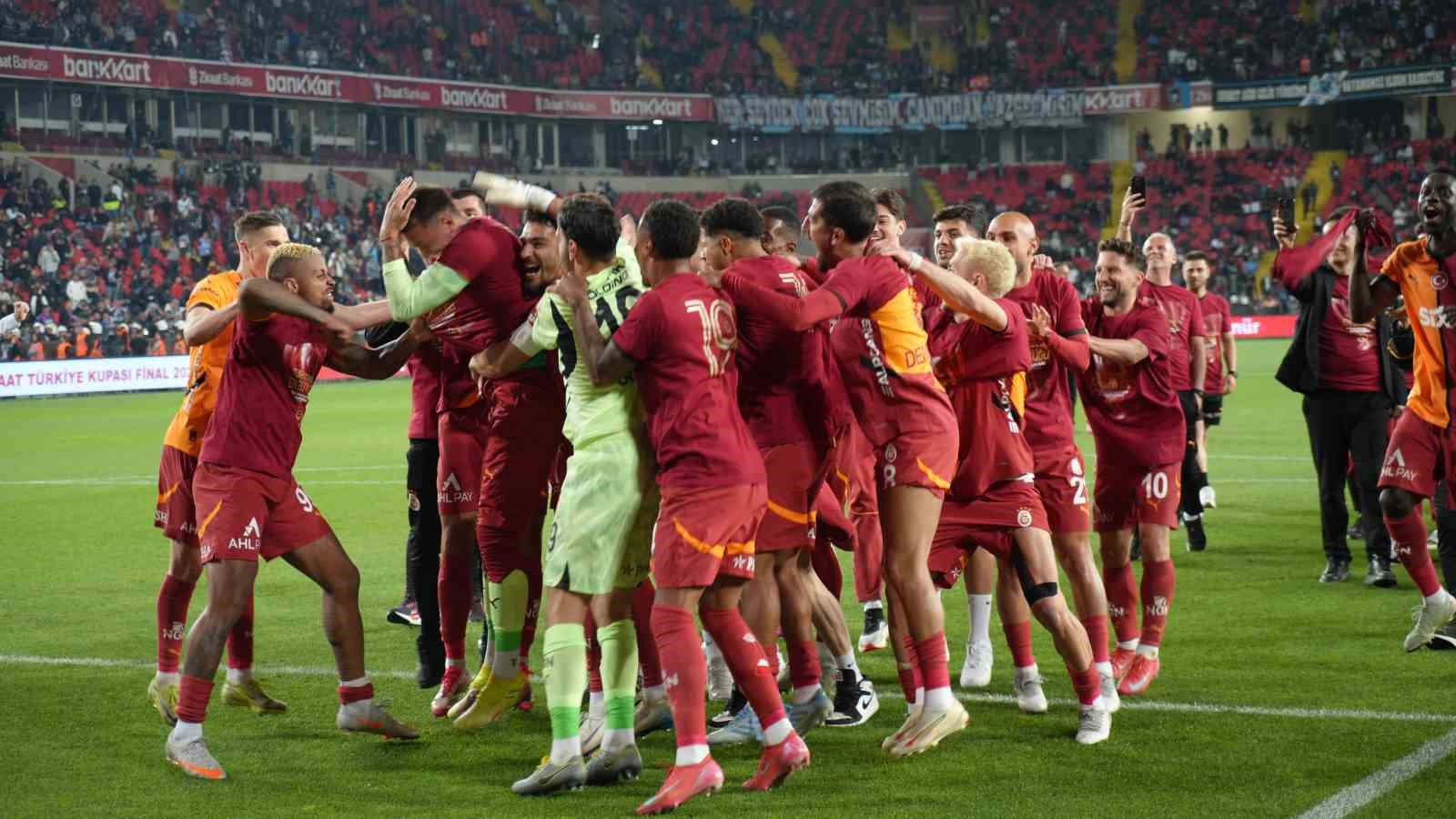 galatasarayin-kupa-coskusu