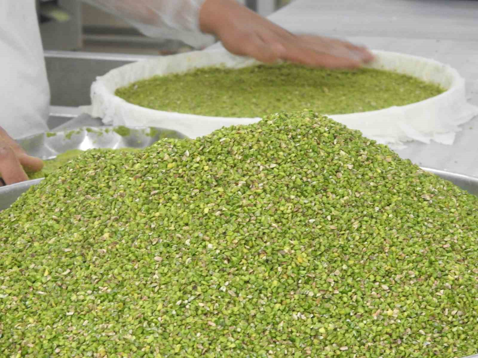 gaziantepte-baklavacilarin-yogun-bayram-mesaisi-basladi