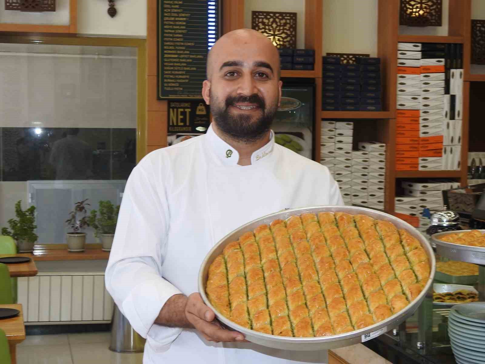 gaziantepte-baklavacilarin-yogun-bayram-mesaisi-basladi