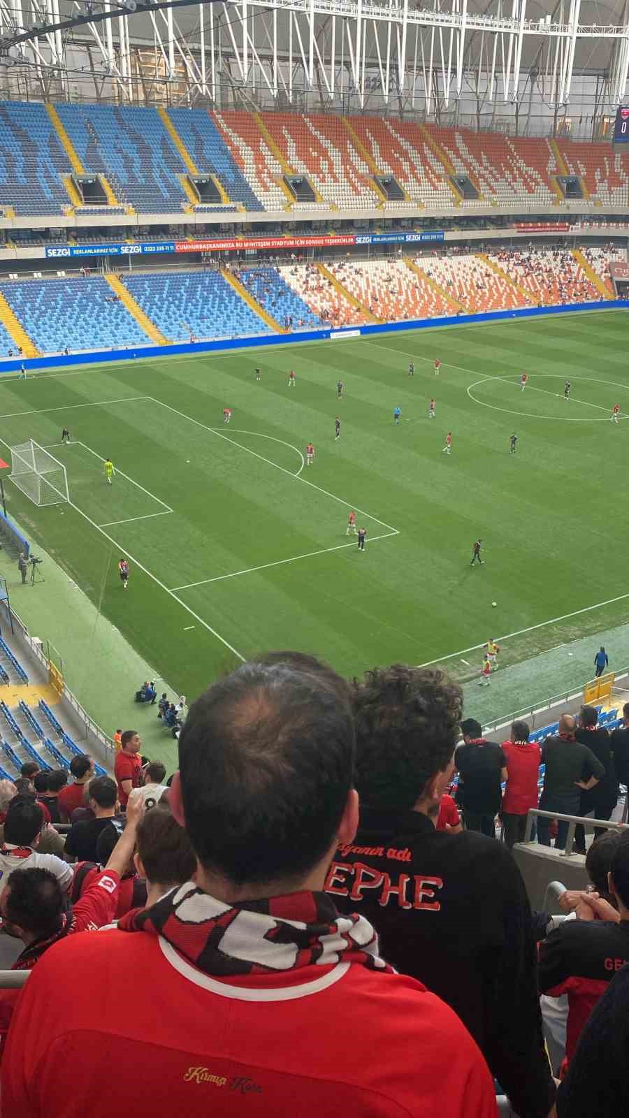 genclerbirligi-taraftarlari-super-lig-yolunda-takimini-yalniz-birakmiyor