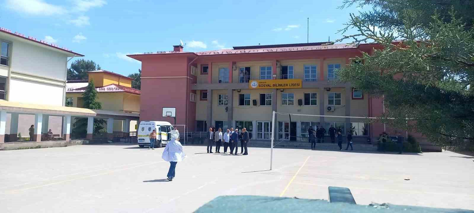 giresunda-lisede-cinayet-2-olu