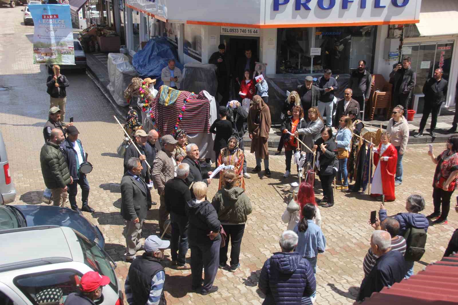 gorenler-donup-bir-daha-bakti-asirlik-gelenek-yeniden-canlandirildi