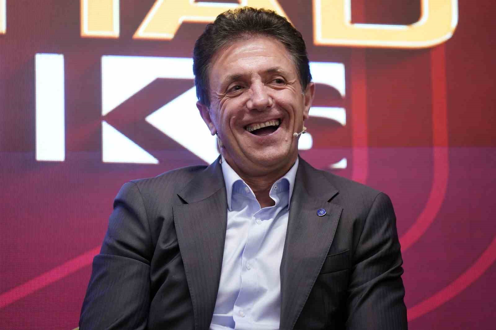 hagi-ve-popescu-yil-donumunde-uefa-kupasi-zaferini-anlatti